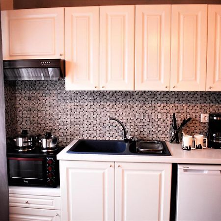 Appartement Cozy And Modern à Komotiní Extérieur photo