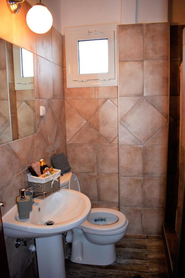 Appartement Cozy And Modern à Komotiní Extérieur photo