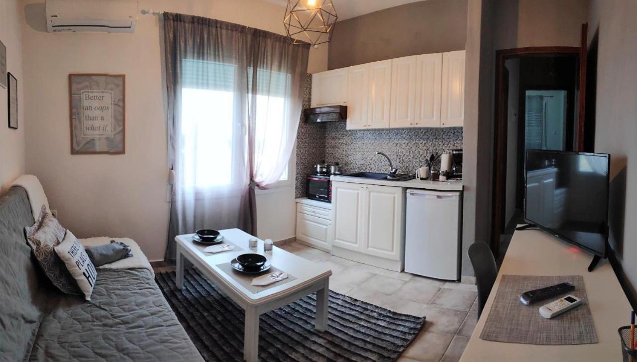 Appartement Cozy And Modern à Komotiní Extérieur photo