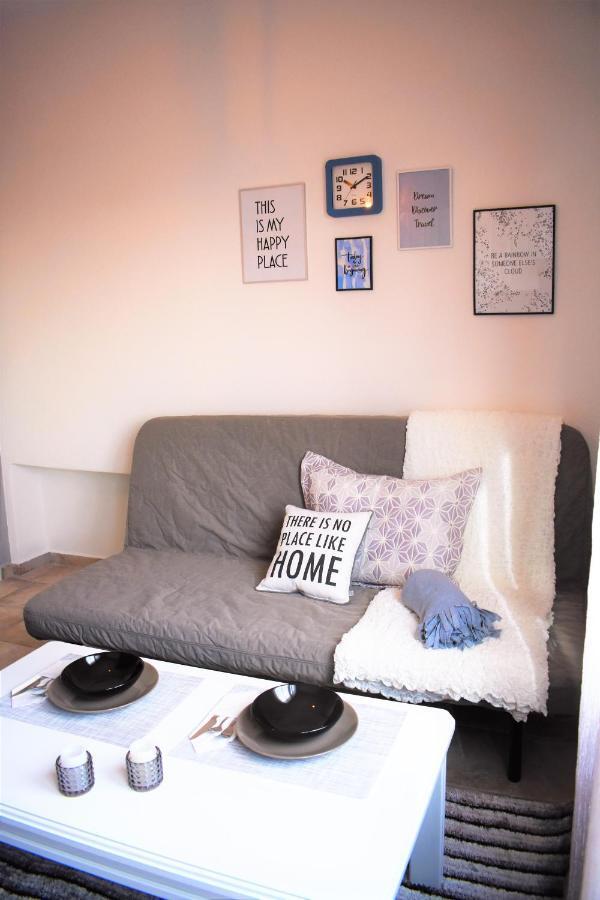 Appartement Cozy And Modern à Komotiní Extérieur photo