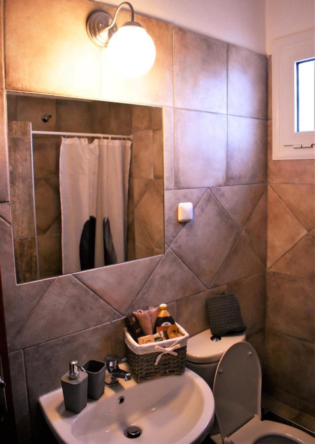 Appartement Cozy And Modern à Komotiní Extérieur photo